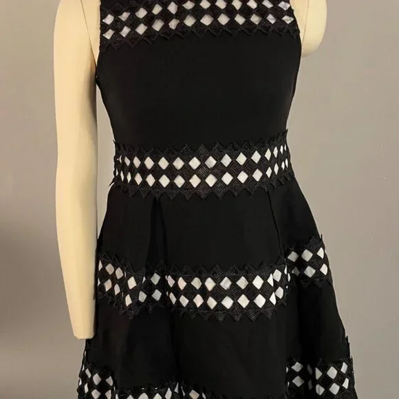 Black Sleeveless Detail Dress - Picture 2 of 3
